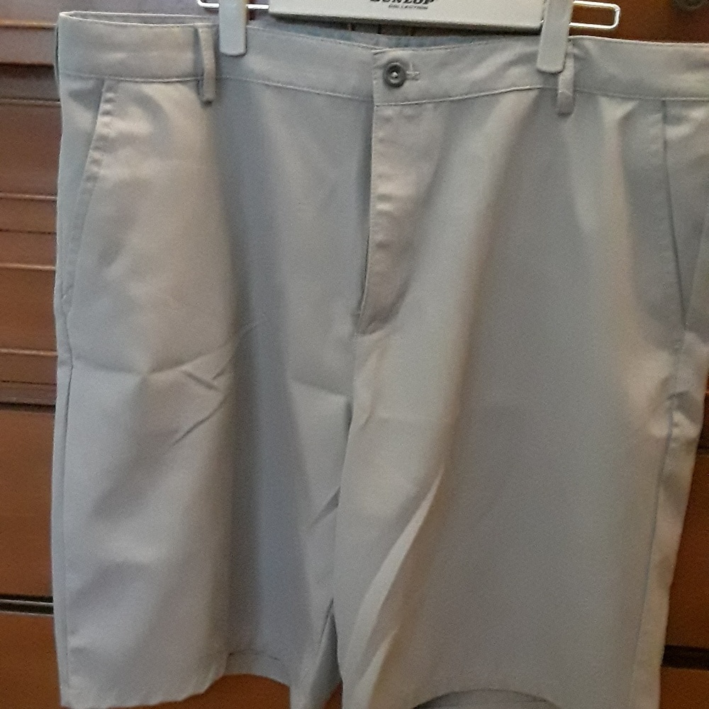 Men's Izod Golf Shorts - 40 - Light Grey